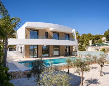 Ready to Move Villa with Private Pool in Alicante