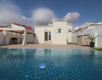 Renoverad Villa Med Pool Nära Torreviejas Rosa Saltsjö