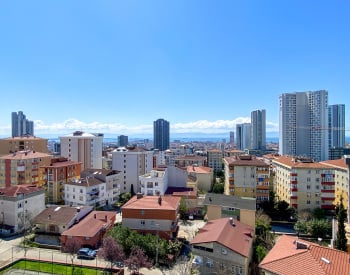 Renovated Apartment in a Complex with Sea Views in Kartal İstanbul