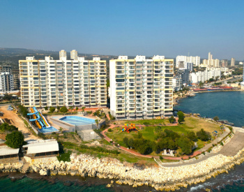 Roomy Flats in a Project with Aqua Park and Beach in Mersin