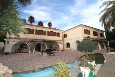 Wohnungen Mit Pools Im Hinterland Von Alicante 1