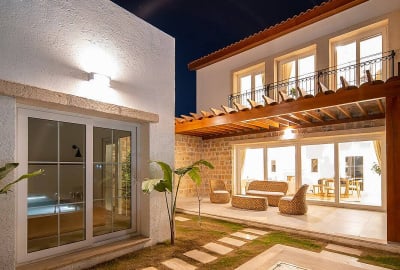 Muğla Milas'ta Doğayla İç İçe Cumbalı ve Havuzlu Villalar 2