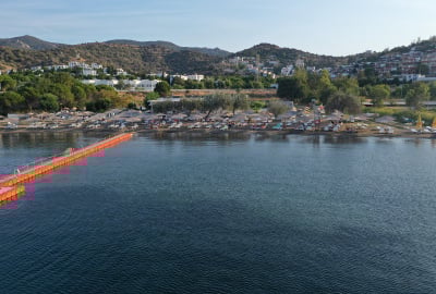 1+1 Apartments in a Beachfront Complex in İzmir Foça 3