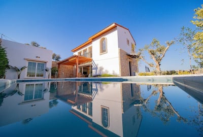 Muğla Milas'ta Doğayla İç İçe Cumbalı ve Havuzlu Villalar 3