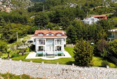 Villa Surrounded by Nature on a 1500 M² Plot in Fethiye Ölüdeniz 1
