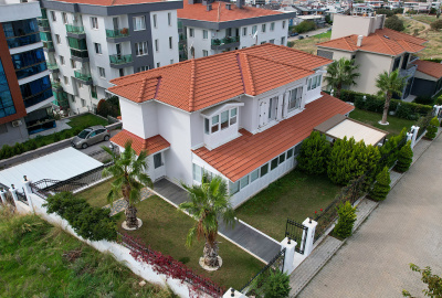 فيلا واسعة مع إطلالة على المدينة وحديقة في إزمير غوزلبهجه 1