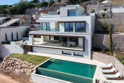 Detached Classy Villas with High-quality Finishes in Malaga 1