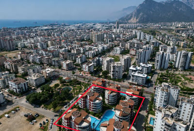 Apartment in Secure Complex Near Beach and Mall in Konyaaltı 1