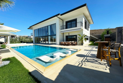 Wille Z Prywatnymi Basenami W Kompleksie W Stambule 1