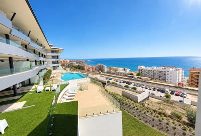 Apartment for Sale in Fuengirola Málaga with Panoramic Sea Views 1