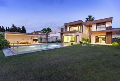 Willa Z Przestronnym Ogrodem I Basenem W Izmirze 1