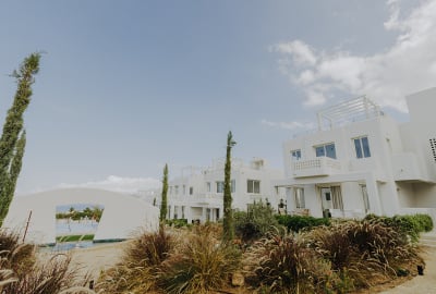Girne Alsancak'ta Deniz Manzaralı Şık Daireler 2