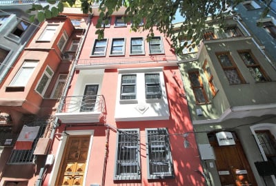 Fatih Balat'ta Sahile 250 Metre Mesafede Yenilenmiş Bina 3