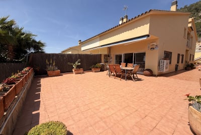 Reihenhaus Mit Meerblick Und Gemeinschaftspool In Sitges, Barcelona 1