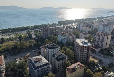 Apartments Near the Coastline and Marmaray in Kartal İstanbul 1