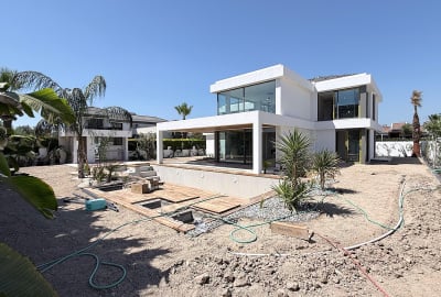 New Villa with a Pool Near the Beach in İzmir Çeşme 1