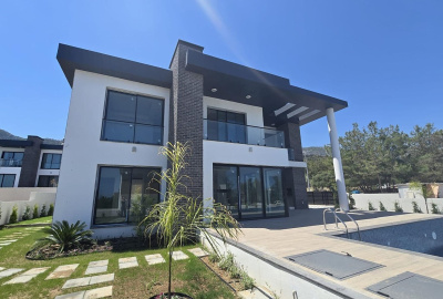 Отдельные виллы с открытым видом на море и горы в Гирне 1