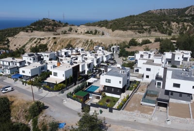 Girne Karmi'de Şık Tasarımlı Müstakil Villalar 1