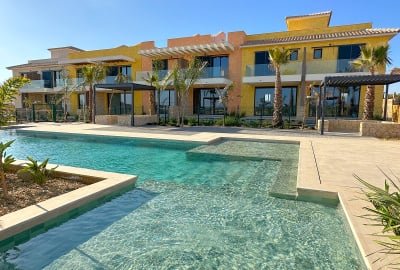 Utsökta Medelhavshus I En Prestigefylld Semesterort I Almeria 2