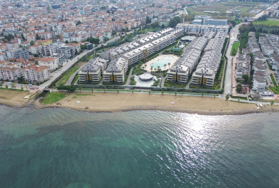 شقق يالوفا ضمن مجمع مطل على البحر بمرافق غنية 1