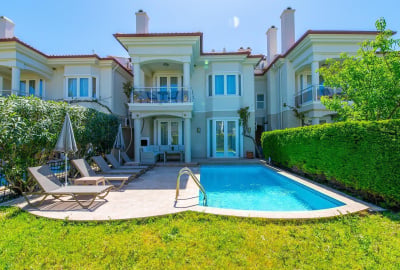 Villa Mit Pool In Einer Wohnanlage In Fethiye Karagedik 1