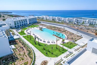 Kıbrıs Girne’de Denize Yakın Sitede Doğa Manzaralı Daireler 1