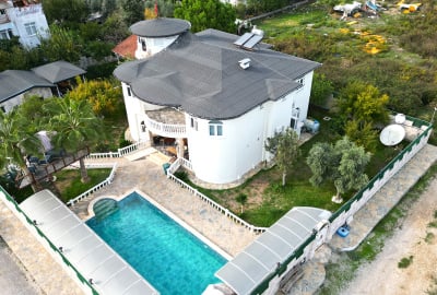 Kadriye’de Golf Sahalarına Yakın Havuzlu ve Müştemilatlı Villa 1