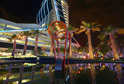 伊兹密尔街道上摩天大楼的商业地产 1