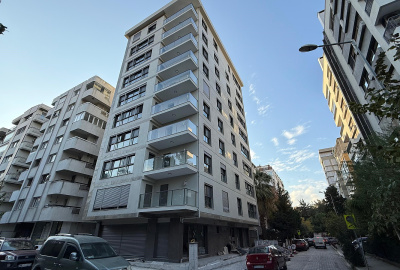 Apartment Close to the Coast and Transport in İzmir Alsancak 1