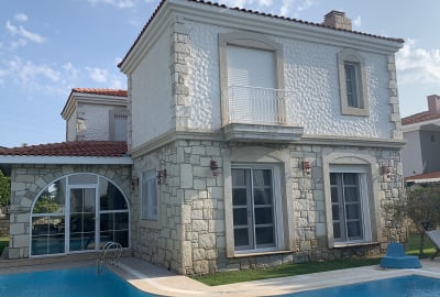 Stone-architecture Villa Close to Beach and Marina in Çeşme 1