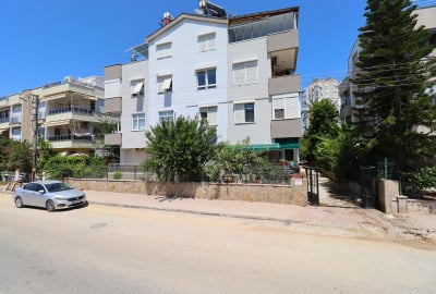 Antalya Lara'da Denize 300 M Mesafede Satılık Daire 1