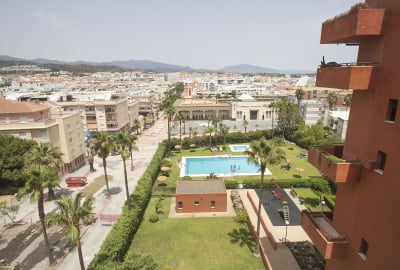 Modern Apartment with Glazed Terrace and Pool in Estepona 1