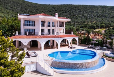 Private Beach Villa with Uninterrupted Sea Views in Kaş Kalkan 1