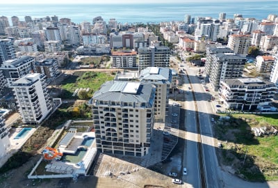 Mahmutlar'da İşlek Cadde Üzerinde Sıfır Satılık Ofisler 1