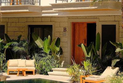 Çeşme Alaçatı’da Merkeze ve Plajlara Yakın Havuzlu Butik Otel 1