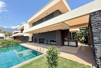 Fristående Villa Med Utsikt Över Havet Och Staden I Alanya Turkiet 1