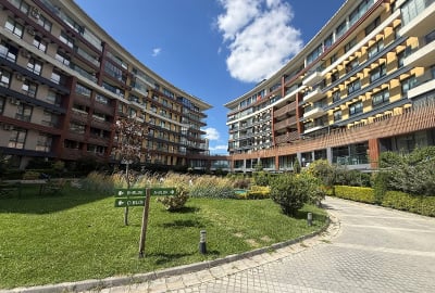 Duplex Apartment in Complex with Indoor Pool in Istanbul 1
