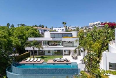 Sea View House with a Spa in Benahavis Malaga 1