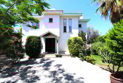 Girne Ozanköy’de Eşyalı Deniz Manzaralı Villa 2