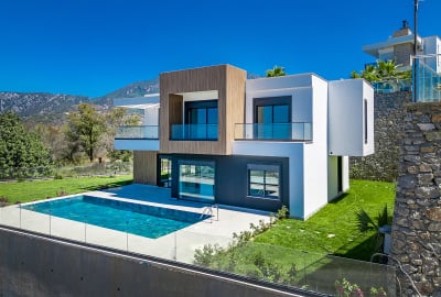 Villa Mit Privatpool Und Malerischer Aussicht In Strandnähe In Alanya 1