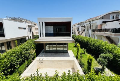 Detached Mountain-view Villa Near the Sea in Kemer Antalya 1