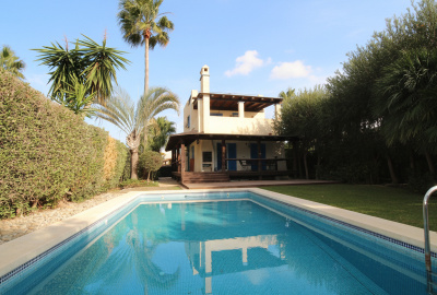 阿尔梅里亚海滩四卧别墅，带私人泳池 1