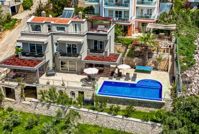 4-bedroom Villa with Infinity Pool in Kaş Kalkan 1