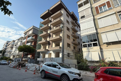 Apartments in a New Building Near the Sea in İzmir Karşıyaka 1