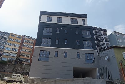 2-zimmer-wohnung Mit Offenem Und Geschlossenem Parkplatz In Beyoğlu 3