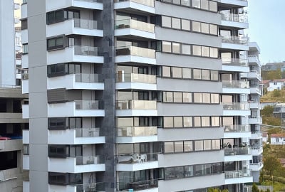 Sea View Apartment in a Secure Complex in İzmir 1