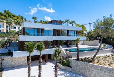 Alicante Altea'da Lüks Tasarımlı ve Havuzlu Müstakil Villa 1