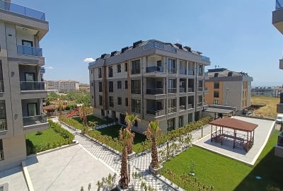 Wohnungen Mit Innenpool In Strand- Und Marina-nähe In Beylikdüzü 1