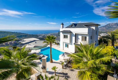 Detached Villa with Sea Views in Antalya Alanya Kargıcak 1