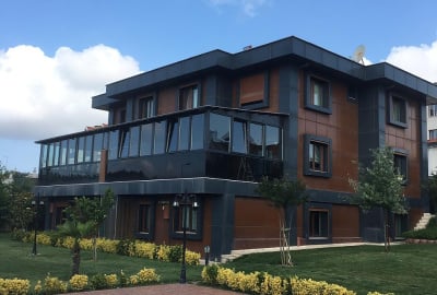 Villa with Pool Near the Hospital and Marina in Büyükçekmece 1